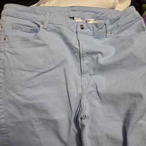 H&M Men's Relaxed Fit Jeans in Sky Blue